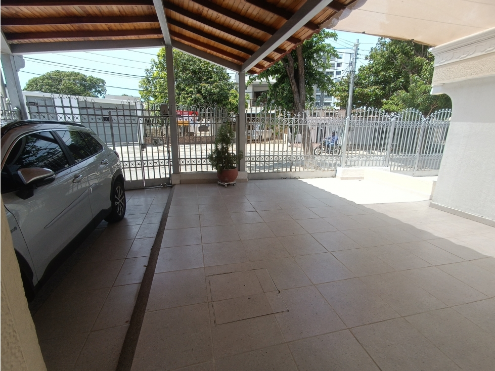 SE VENDE CASA CON APARTAESTUDIO EN SECTOR RIASCOS SANTA MARTA - E.C. - 2