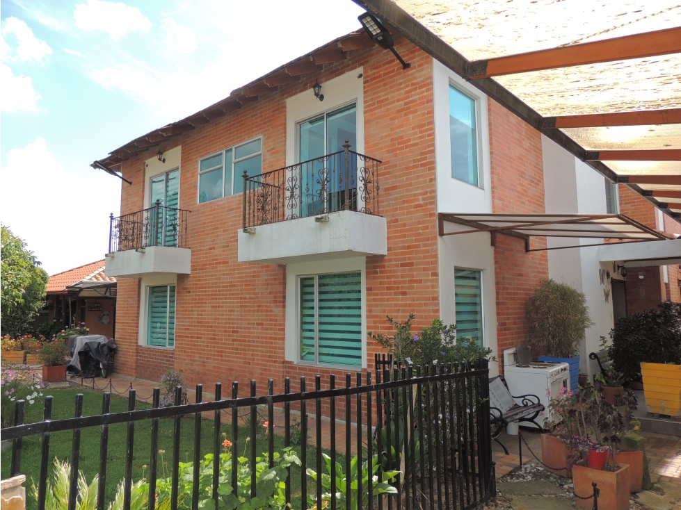 VENDO CASA COTA-MAJUY 1 - 2