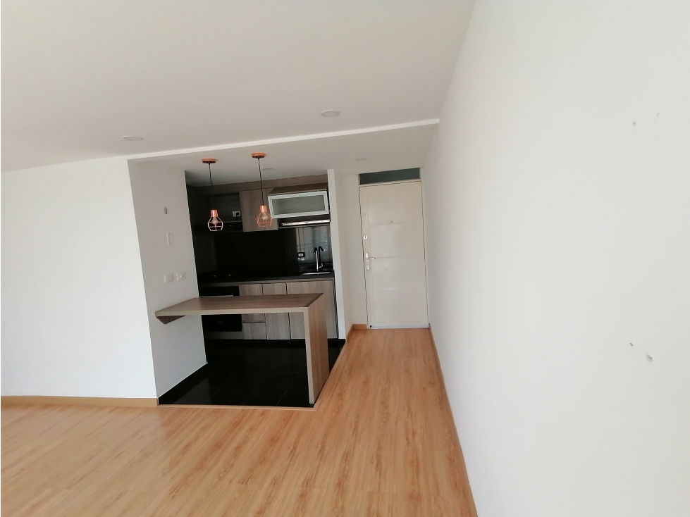 Venta de Apartamento con balcón en Abundara, Madrid — foto 4