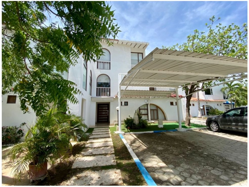 SE VENDE CASA CON SALIDA AL MAR EN POZOS COLORADOS F.V