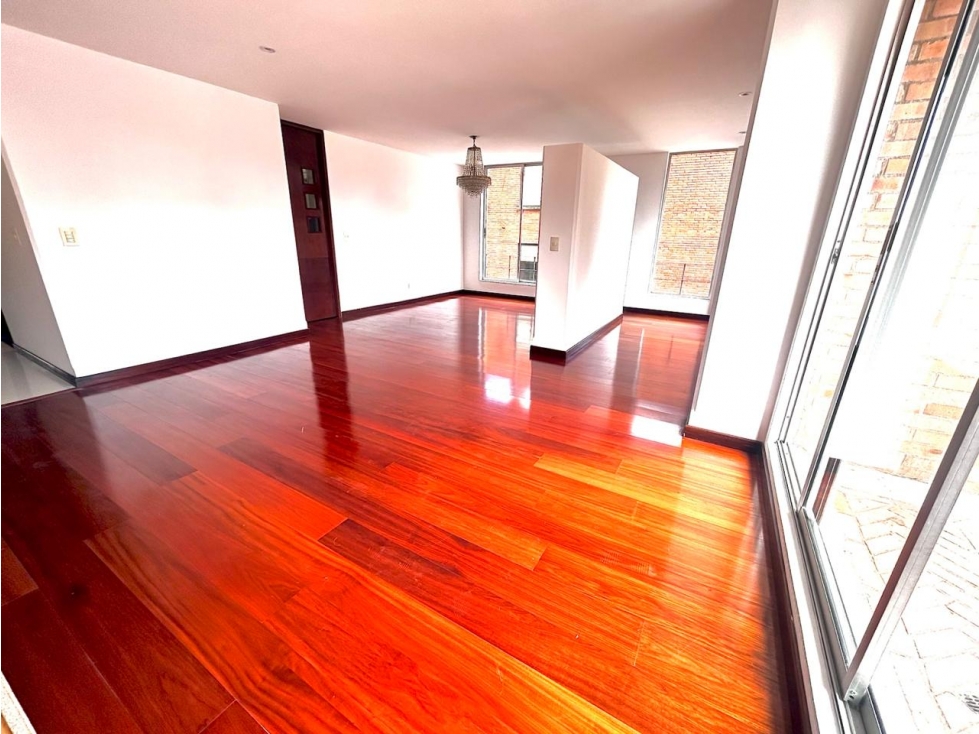 Venta Apartamento En Santa Bárbara Bogotá, Amplio y Exclusivo — foto 2