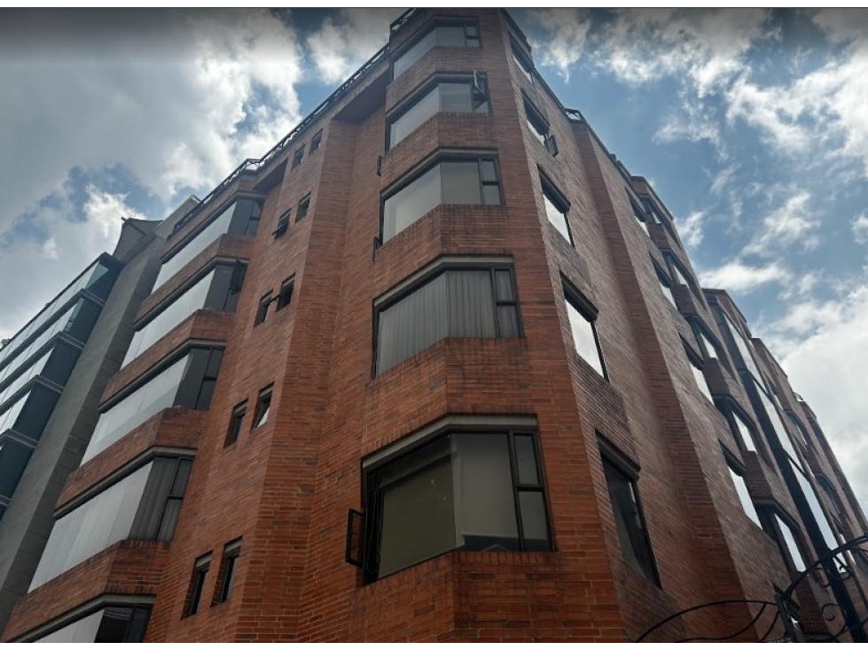 Venta Apartamento Chicó 140m² 3 Hab Estudio Chimenea 4 baños — foto 2