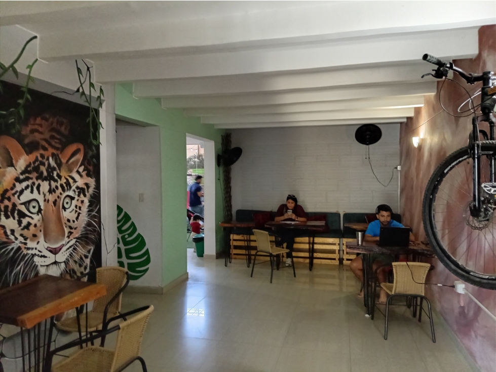 VENTA DE HOSTAL OPERATIVO CON EXCELENTE OCUPACION — foto 2