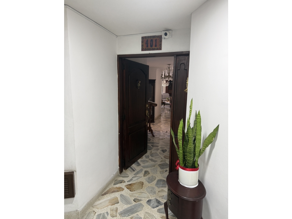 VENDO APARTAMENTO REMODELADO EN SANTA MONICA — foto 2