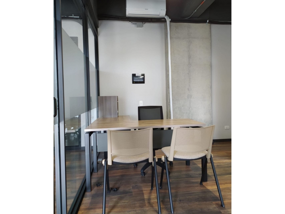 VENTA OFICINA CERRITOS — foto 2