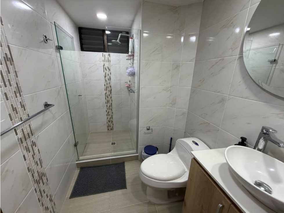 VENTA APARTAMENTO AMPLIO E ILUMINADO EN LAURELES CERCA A UPB — foto 5