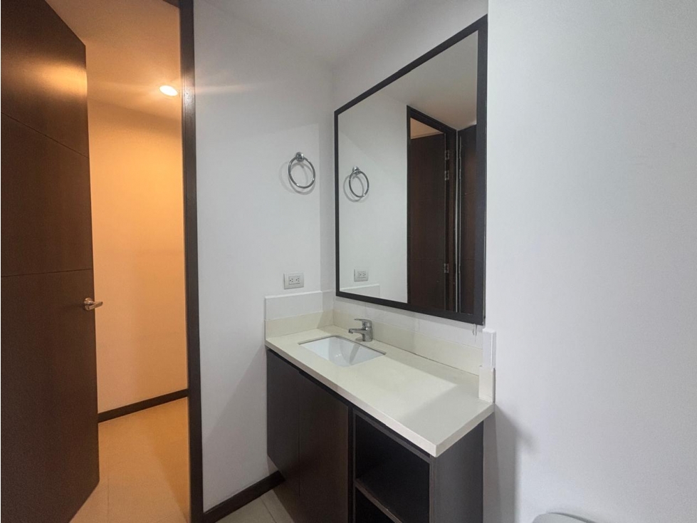 VENTA EXCLUSIVO APARTAMENTO EN LAS PALMAS, EL POBLADO — foto 3