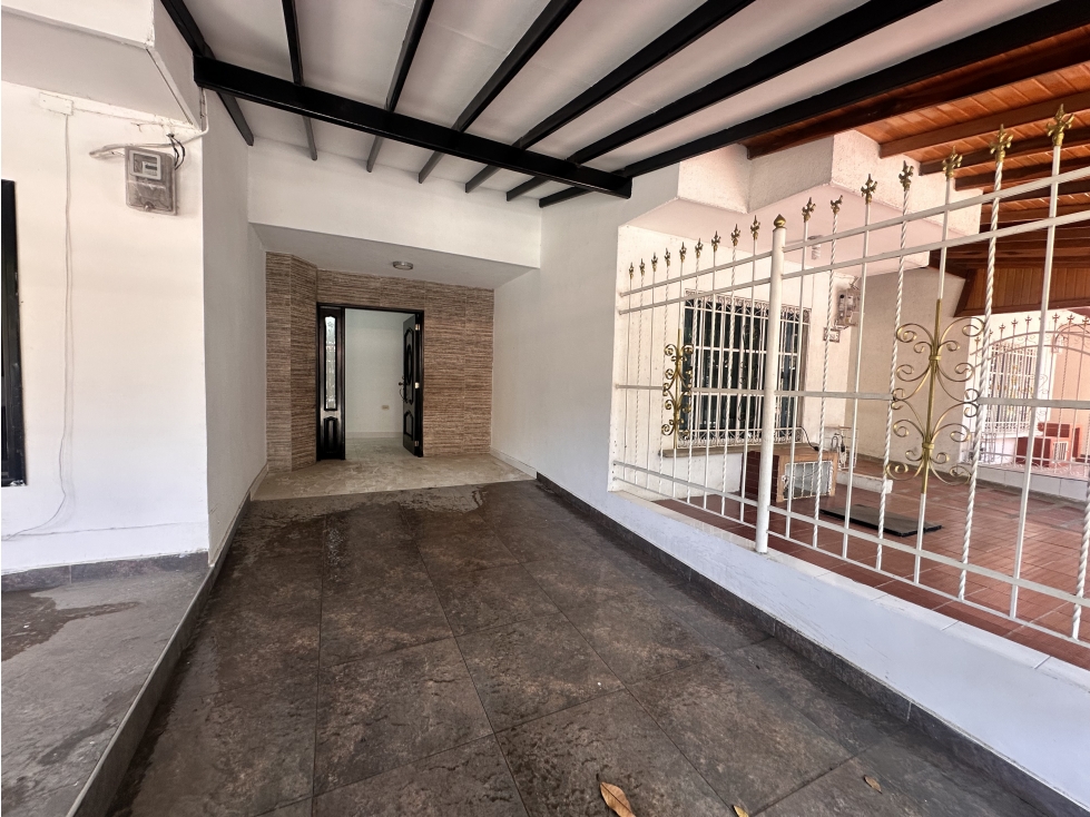 VENTA CASA AMPLIA DOS NIVELES CERCA AVENIDA LIBERTADOR JA — foto 2