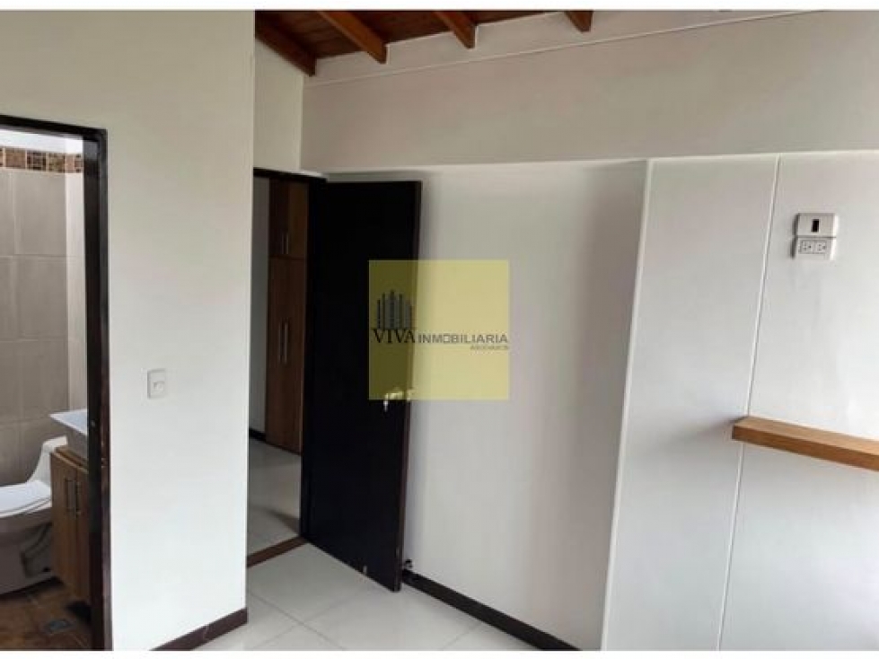 ¡Espectacular Vista! Apartamento en Venta en la Loma de Los Bernal VI — foto 2