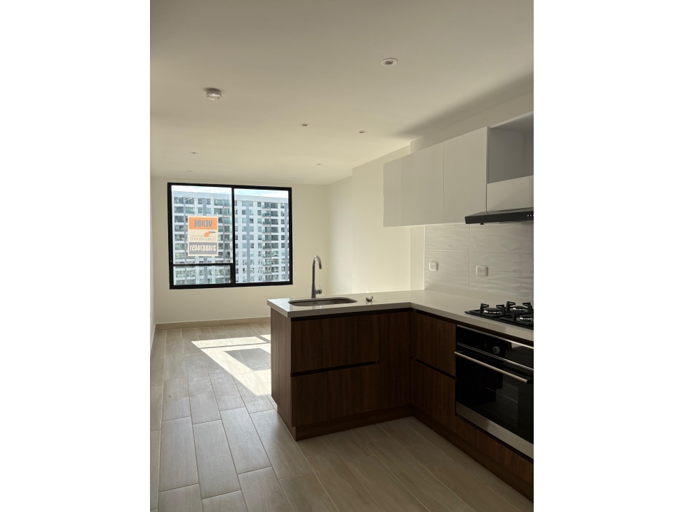VENTA APARTAMENTO CONJUNTO CERRADO BARRIO LA CASTELLANA (Zona Norte) — foto 2