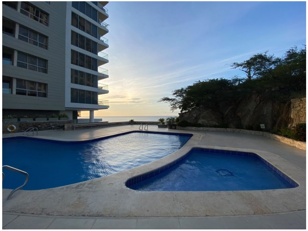 VENTA APARTAMENTO CUATRO ALCOBAS VISTA AL MAR RODADERO SUR - F.V.