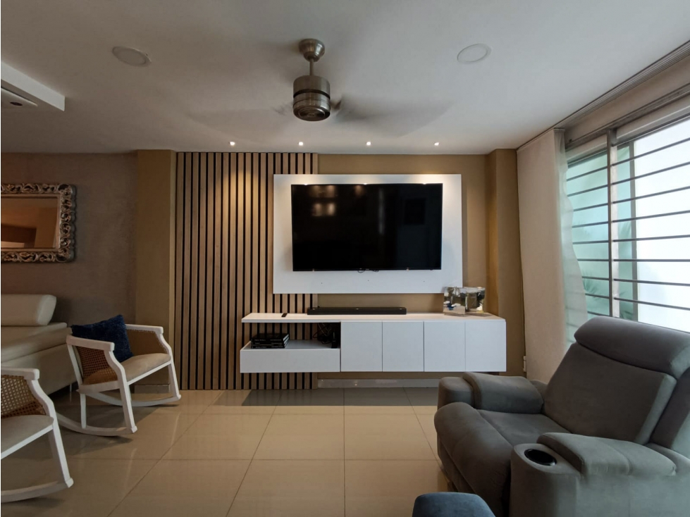 EN VENTA HERMOSA CASA DE DOS PISOS EN LA CASTELLANA — foto 2