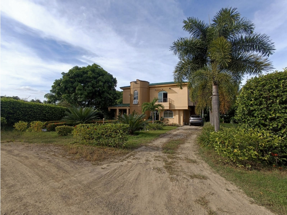 EN VENTA CASA CAMPESTRE CERCA DEL EVEGREENMALL - 2