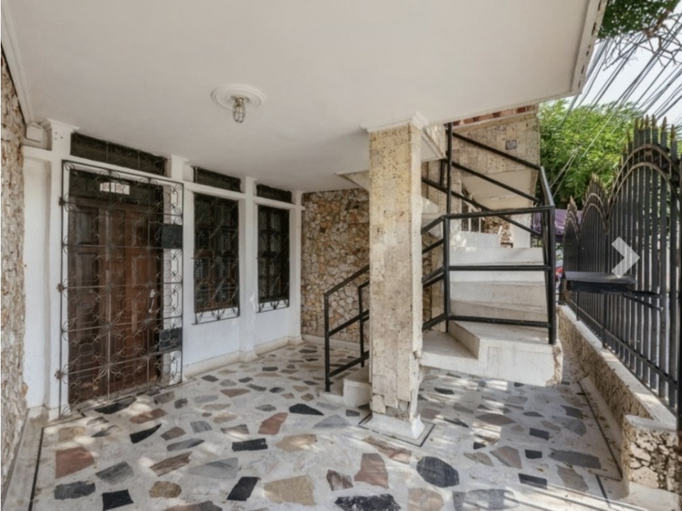 SE VENDE CASA CON DOS APTOS Y UN LOCAL CENTRO SANTA MARTA J.V