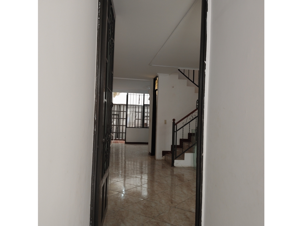 VENTA CASA AMPLIA DE 3 NIVELES FUSAGASUGA SECTOR SANTA ANITA — foto 3