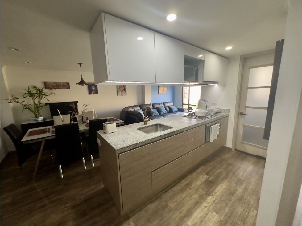 VENTA APARTAMENTO EN BATÁN CON ILUMINACIÓN Y UBICACIÓN ESTRATEGICA
