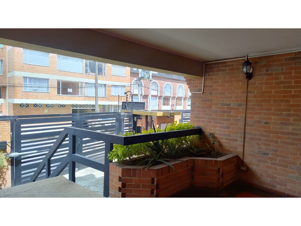 VENTA DE APARTAMENTO DUPLEX EN MODELIA, BOGOTÁ — foto 3