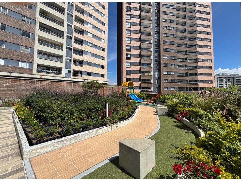 VENTA APARTAMENTO EN SABANETA. ÚLTIMO PISO, EXCELENTE VISTA!!!