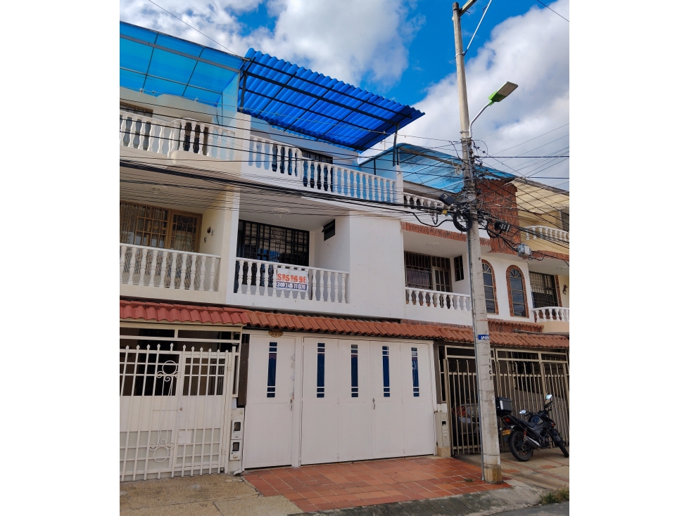 VENTA CASA AMPLIA DE 3 NIVELES FUSAGASUGA SECTOR SANTA ANITA