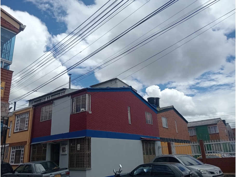 VENTA CASA ESQUINERA 5.50*9.50 ALAMOS NORTE CONJ VALDIVIA - ENGATIVA