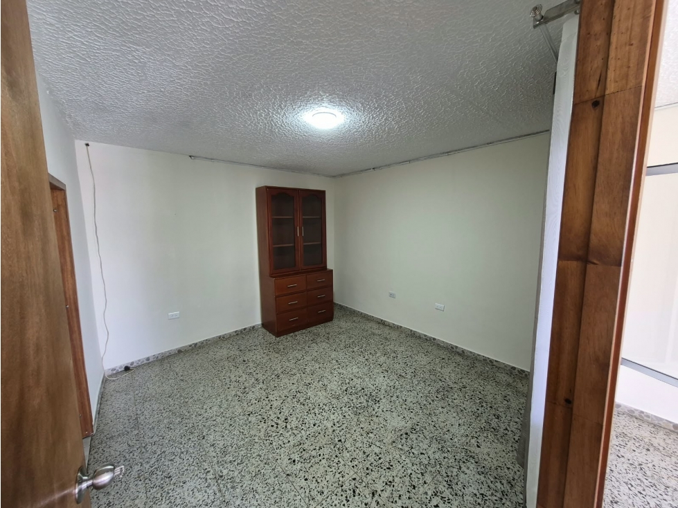 VENTA DE CASA EN EL BARRIO DE LA GRANJA — foto 3