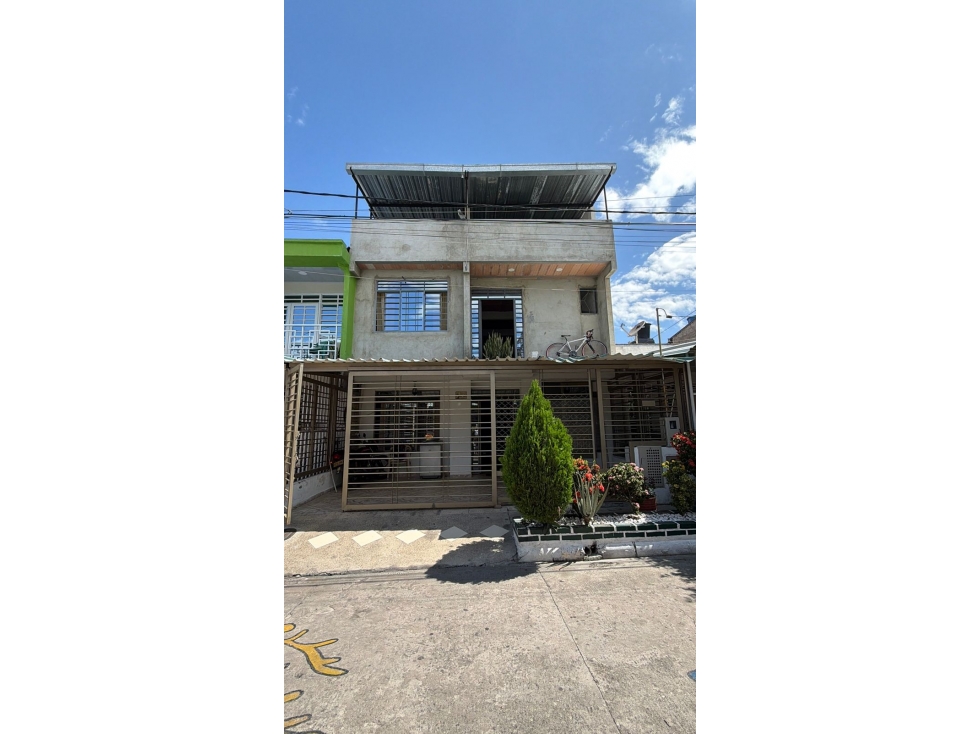 VENTA CASA AMPLIA BARRIO VALPARAISO EL TESORO