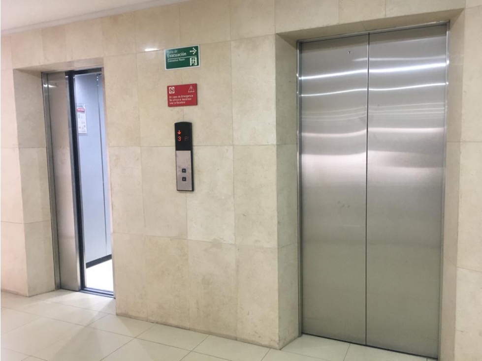 VENTA OFICINA FONTIBON PARQUE INDUSTRIAL PUERTO CENTRAL — foto 6