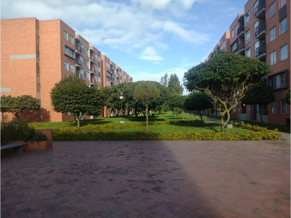 VENDO APARTAMENTO MADRID CONJUNTO TARENTO, — foto 2