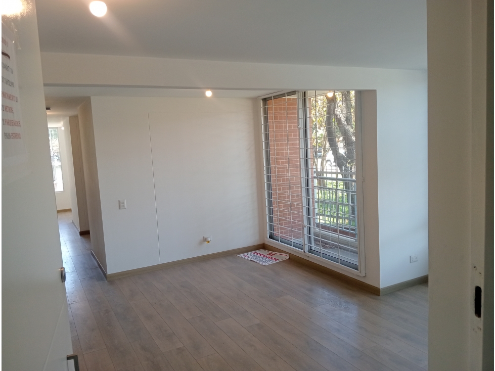 VENTA APARTAMENTO 72M2 GRAN GRANADA 2 PARQUEADEROS - ENGATIVA — foto 4