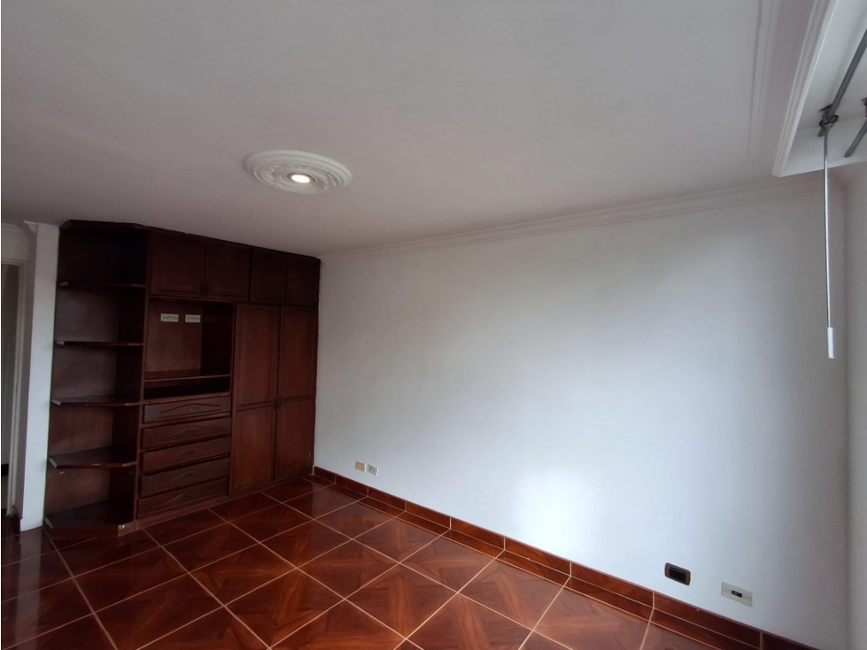 VENTA DE CASA EN EL BARRIO LA GRANJA - 3