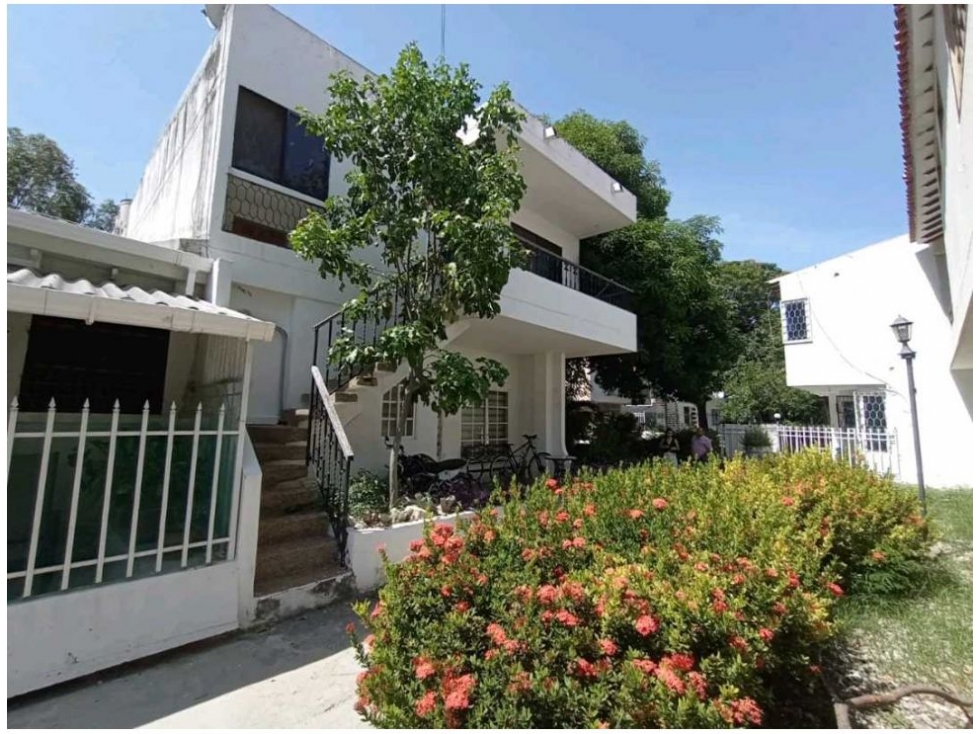 SE VENDE CASA BIFAMILIAR TURÍSTICA EN CONJUNTO RODADERO STA MTA L.C