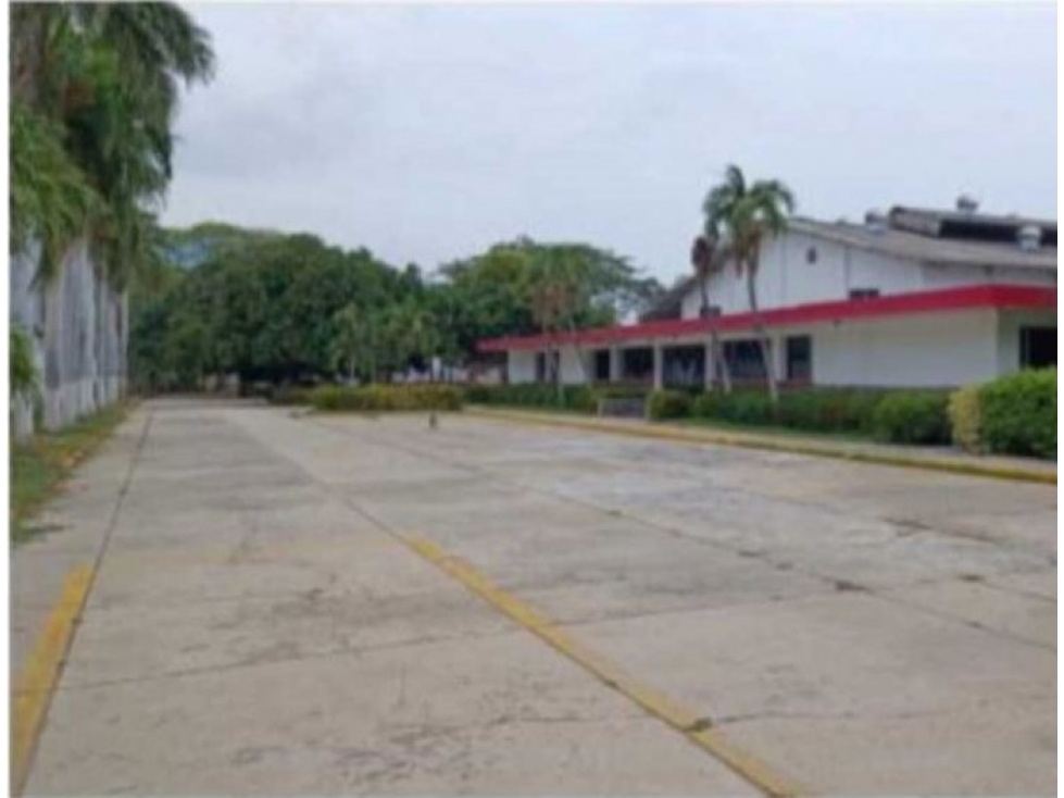 VENTA O RENTA LOTE CON BODEGAS TRONCAL DEL CARIBE SANTA MARTA L.C - 2