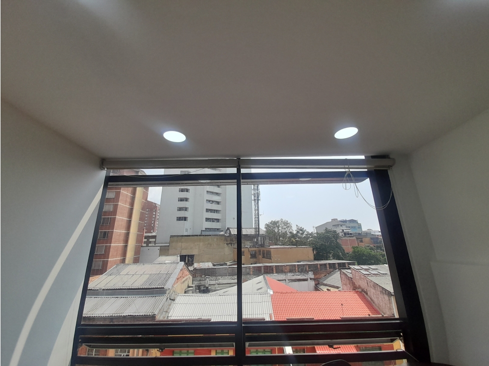 ARRIENDO OFICINA CHAPINERO CENTRAL — foto 4