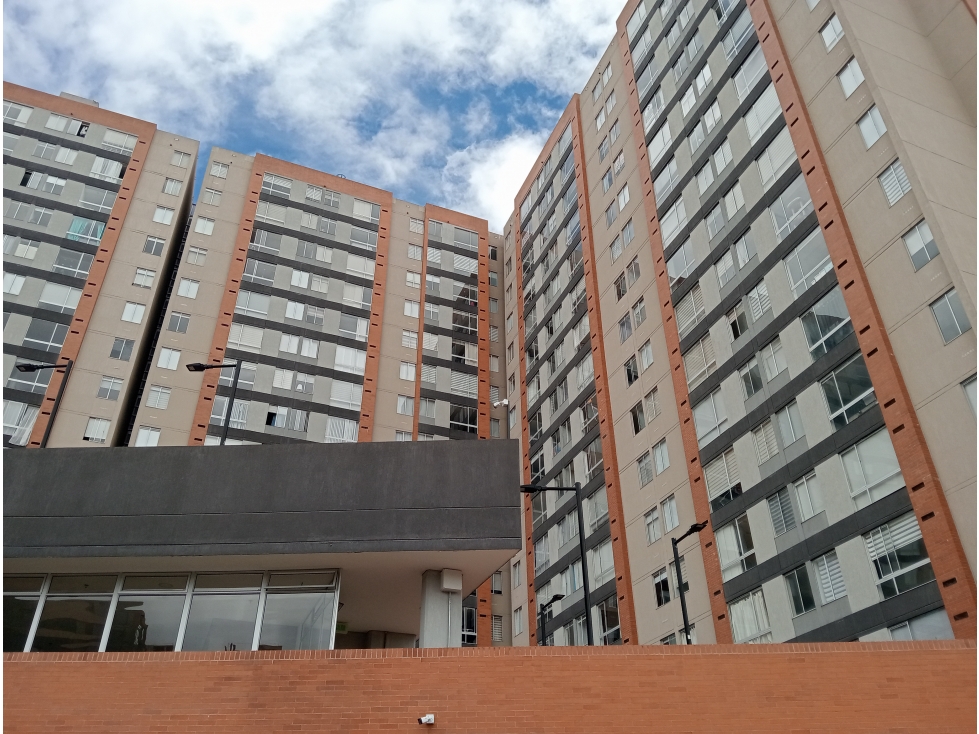 VENTA APTO LA FELICIDAD PISO 7 CONJUNTO LOS NOGALES - FONTIBON BOGOTA — foto 2