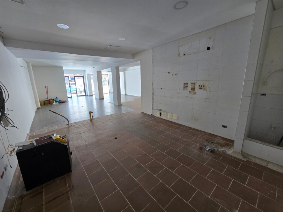 ARRIENDO LOCAL COMERCIAL EN BOCAGRANDE — foto 3
