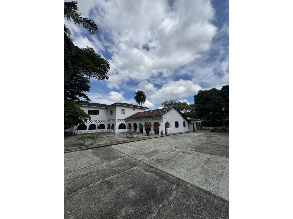 VENTA CASA CAMPESTRE CON GRAN POTENCIAL TURISTICO Y HOTELERO