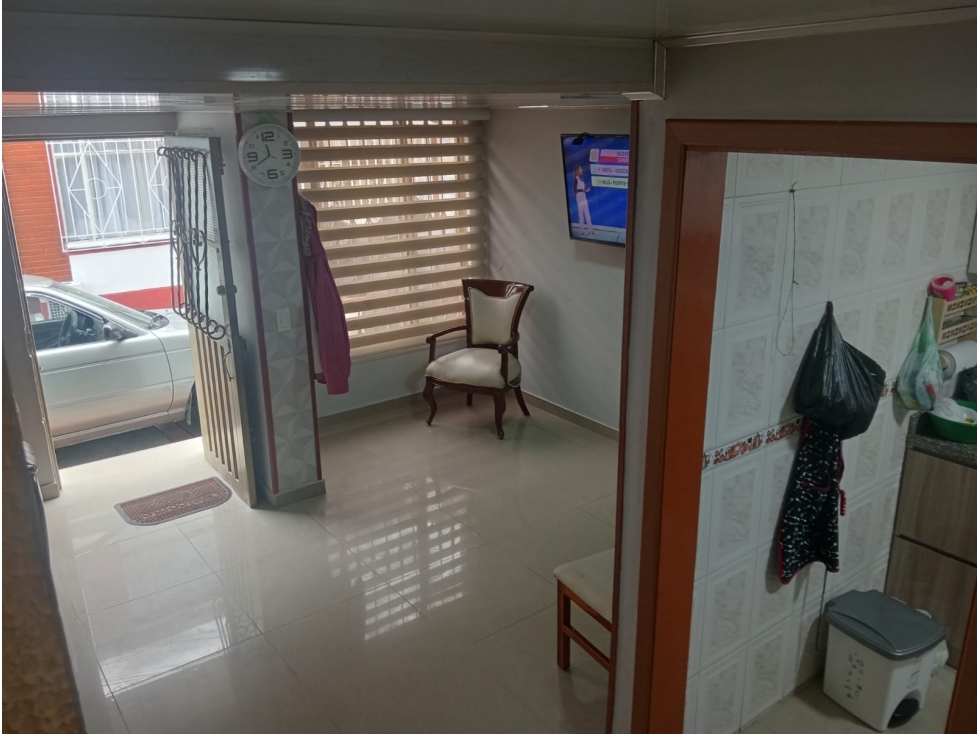 VENTA CASA ESQUINERA 5.50*9.50 ALAMOS NORTE CONJ VALDIVIA - ENGATIVA — foto 4