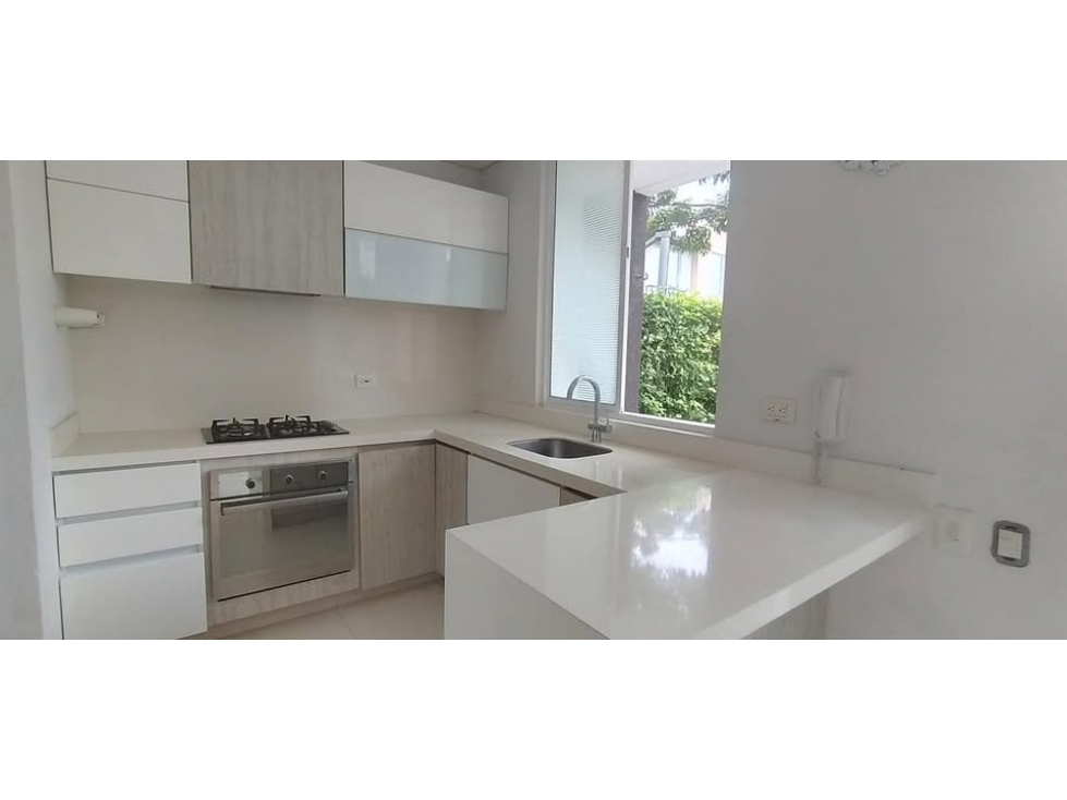 VENTA CASA MODERNA EN CONJUNTO CERRADO CON PISCINA Y ZONAS SOCIALES AL — foto 3