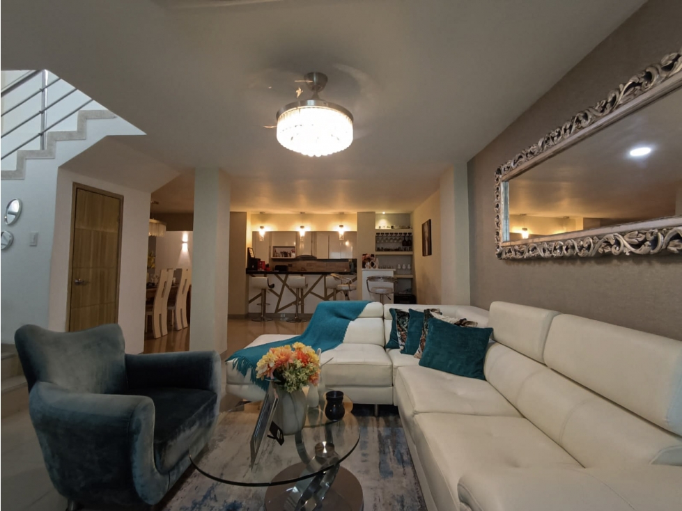 EN VENTA HERMOSA CASA DE DOS PISOS EN LA CASTELLANA — foto 3