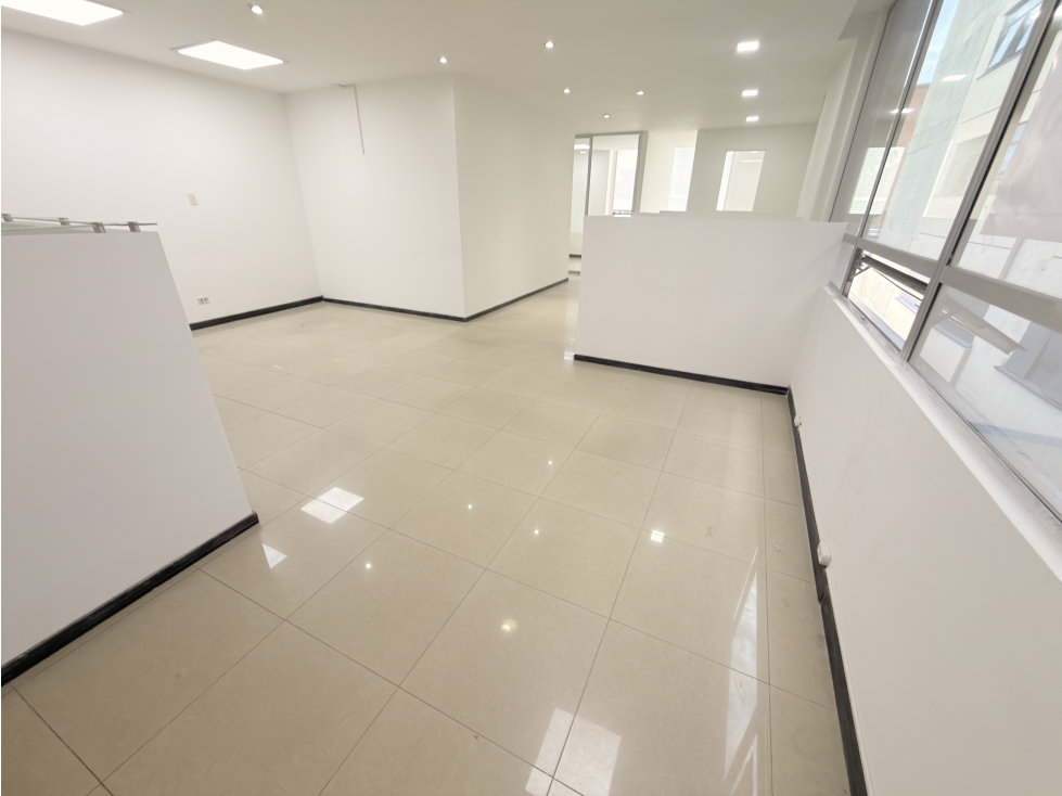 VENTA DE OFICINA EN CHAPINERO - 3