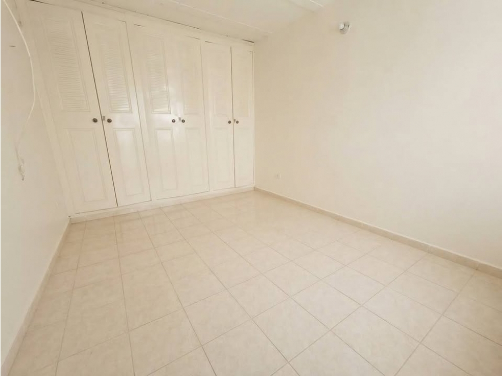 SE VENDE CASA EN CARTAGO CON LOCAL COMERCIAL Y 3 APARTAMENTOS — foto 3