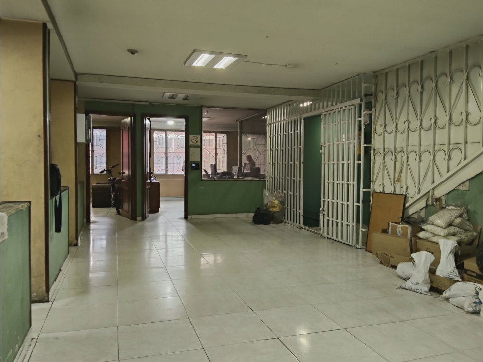 En venta bodega con local y oficinas en el barrio Libertador en Bogota - 6