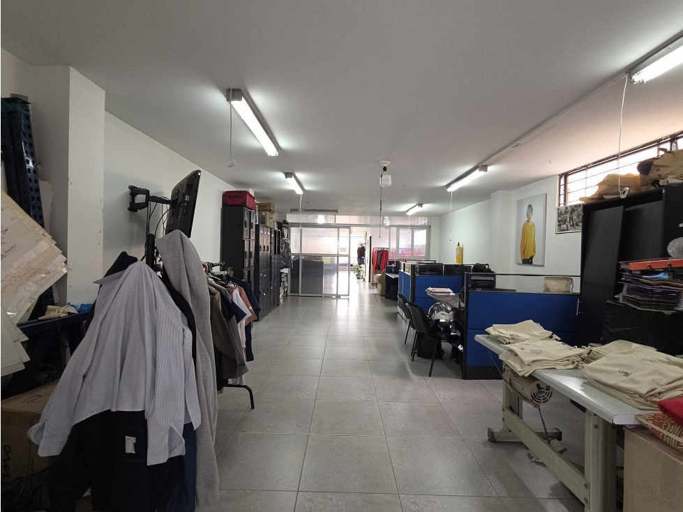VENTA - EDIFICIO CUATRO PLANTAS - SPRING BOGOTA — foto 2