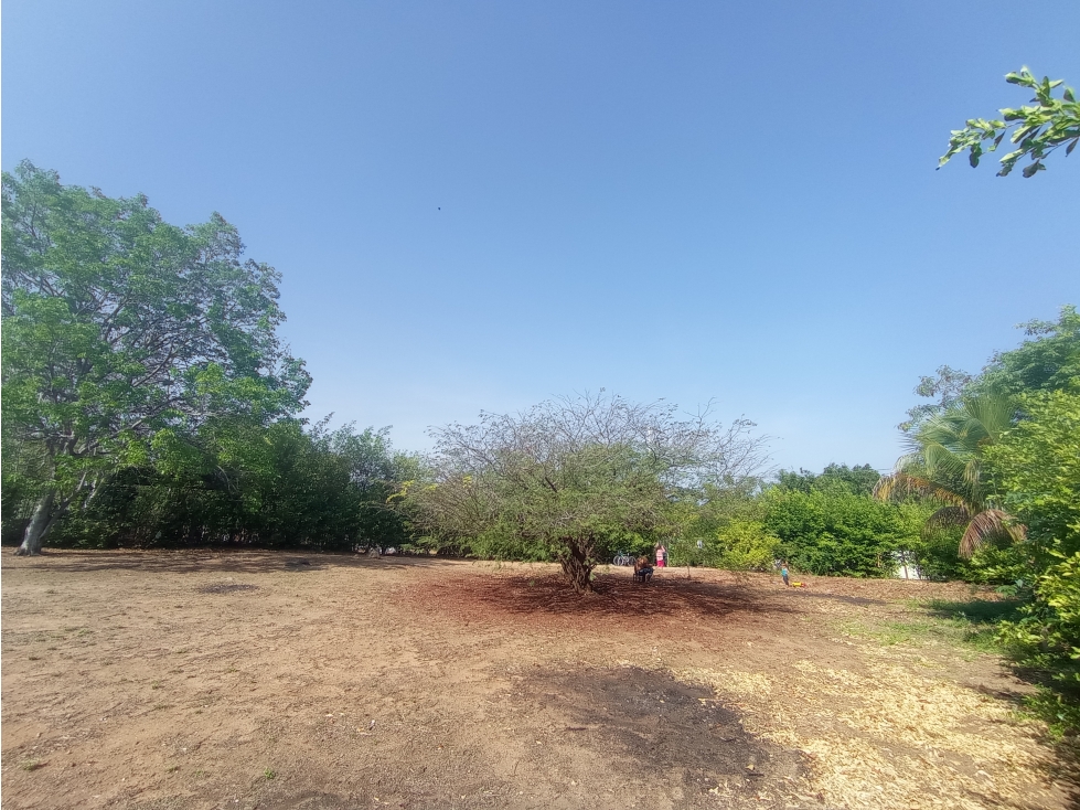 SE VENDE LOTE ESQUINERO CERCA DE LA PLAYA AYAPEL STA MTA - F.R
