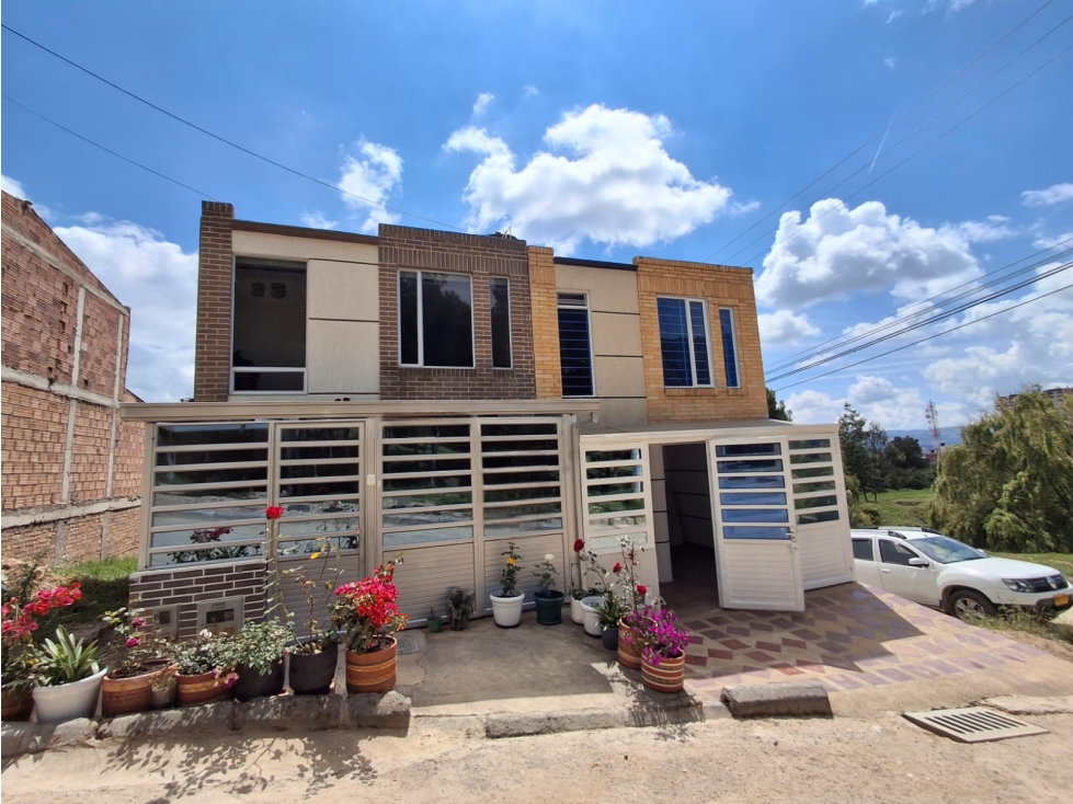 VENTA DE CASA EN BALCONES DE DON ESPIRITU - 1