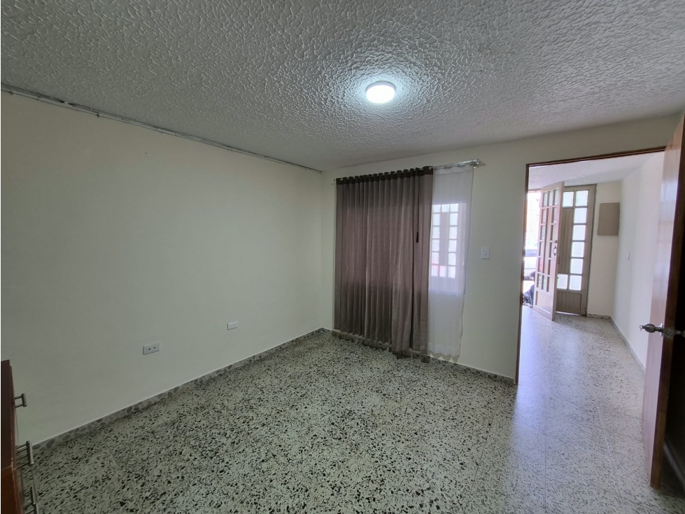 VENTA DE CASA EN EL BARRIO DE LA GRANJA — foto 4