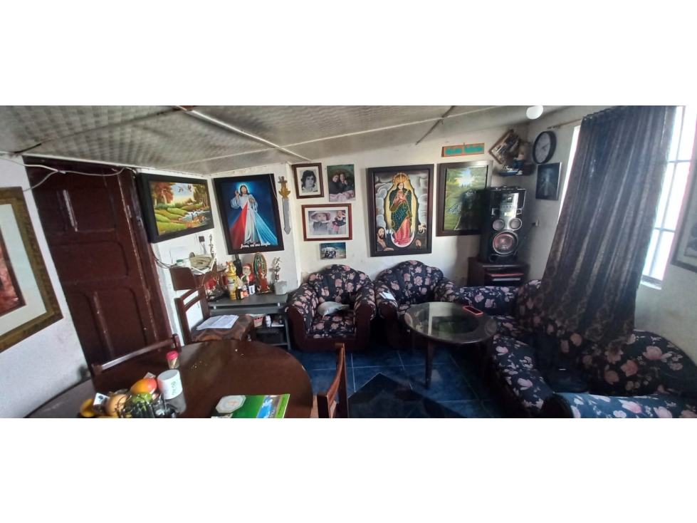 VENTA DE CASA LOTE EN EL BARRIO JORDAN - 4