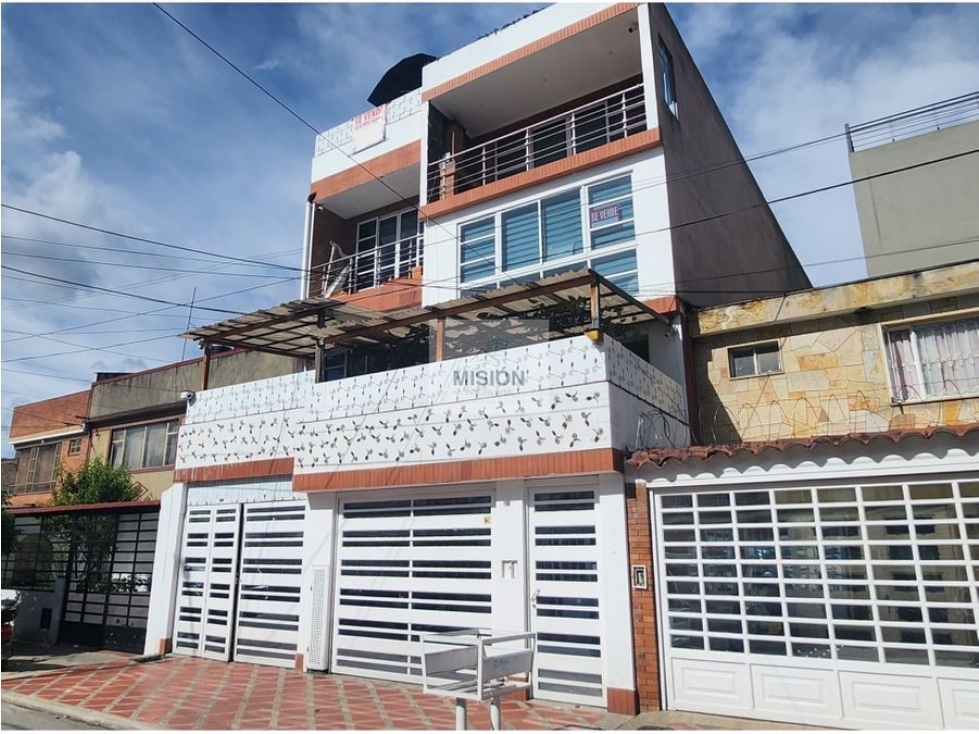 ARRIENDO - VENTA - PERMUTA CASA PLAZA DE LAS AMÉRICAS