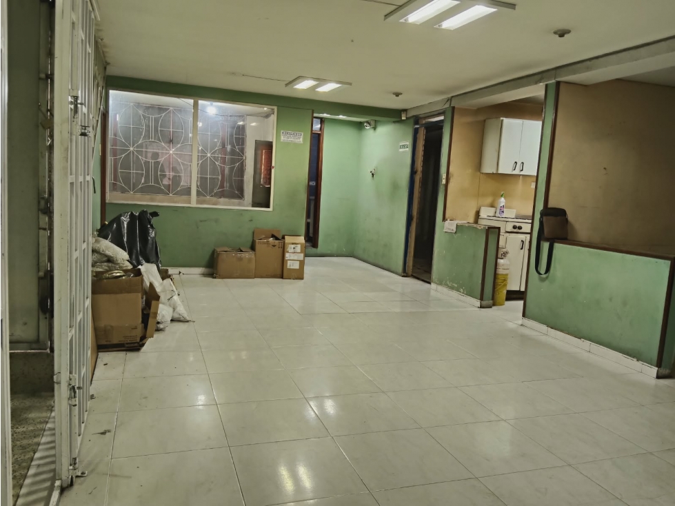 En venta bodega con local y oficinas en el barrio Libertador en Bogota - 5