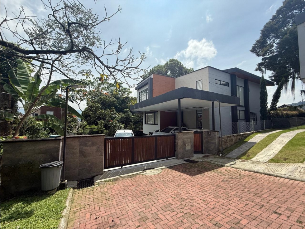 Venta de Casa en La Estrella - 1